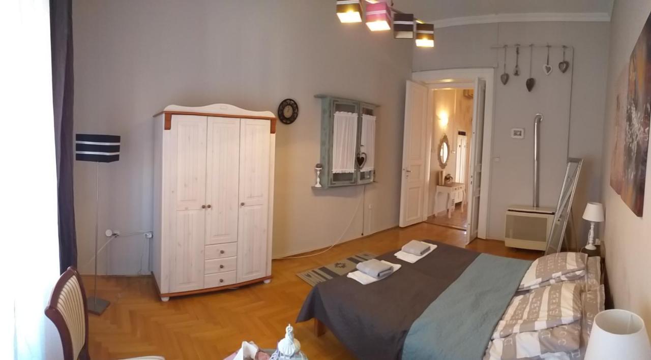 Belvarosi Vintage Apartman A Setaloutcan มิชโคลซ์ ภายนอก รูปภาพ