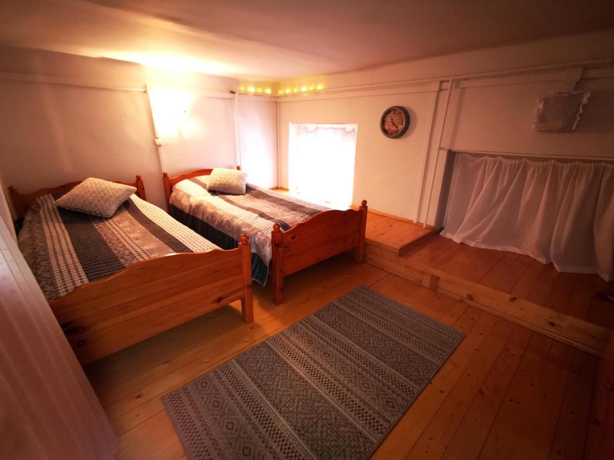 Belvarosi Vintage Apartman A Setaloutcan มิชโคลซ์ ภายนอก รูปภาพ