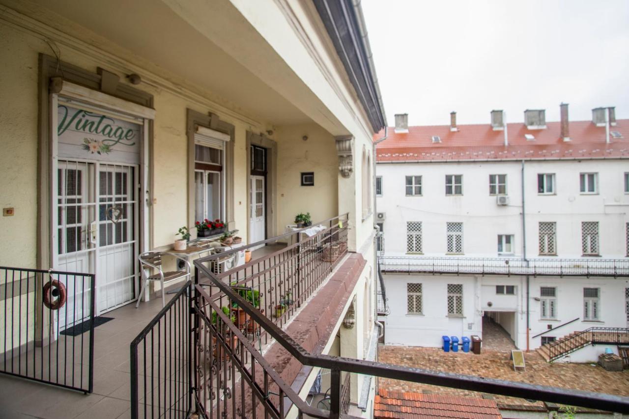 Belvarosi Vintage Apartman A Setaloutcan มิชโคลซ์ ภายนอก รูปภาพ