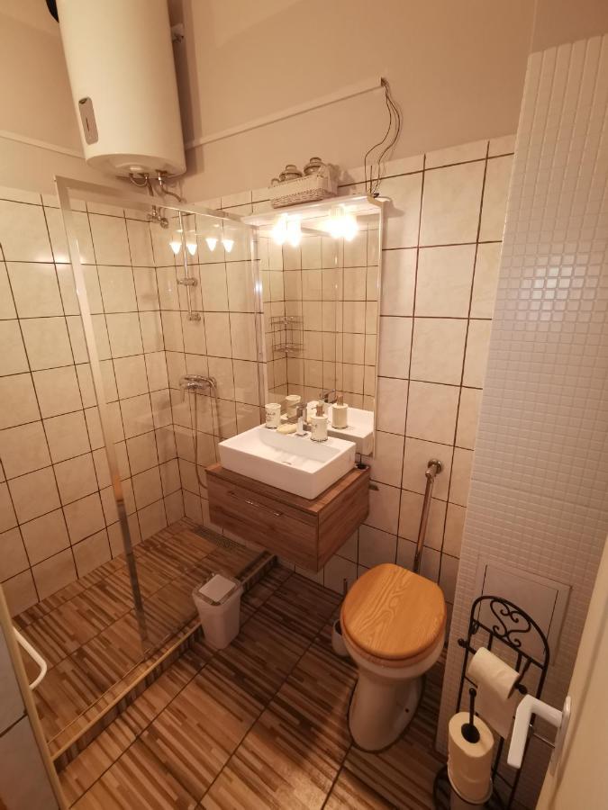 Belvarosi Vintage Apartman A Setaloutcan มิชโคลซ์ ภายนอก รูปภาพ